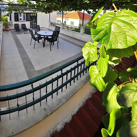 Superior With View בית הארחה 3*